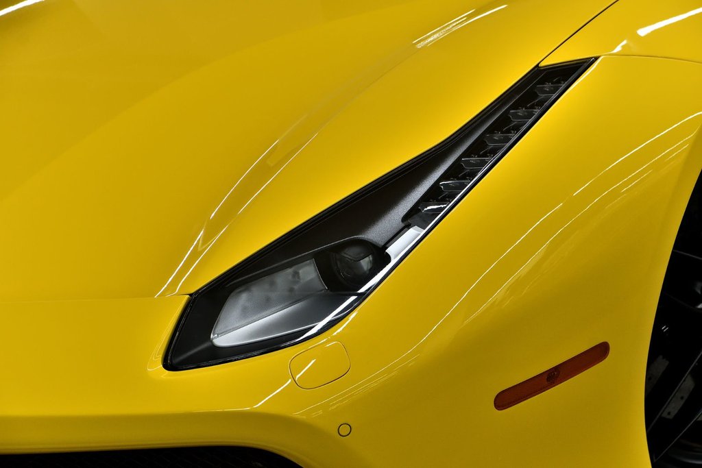 Ferrari 488 Spider  2019 à Laval, Québec - 7 - w1024h768px