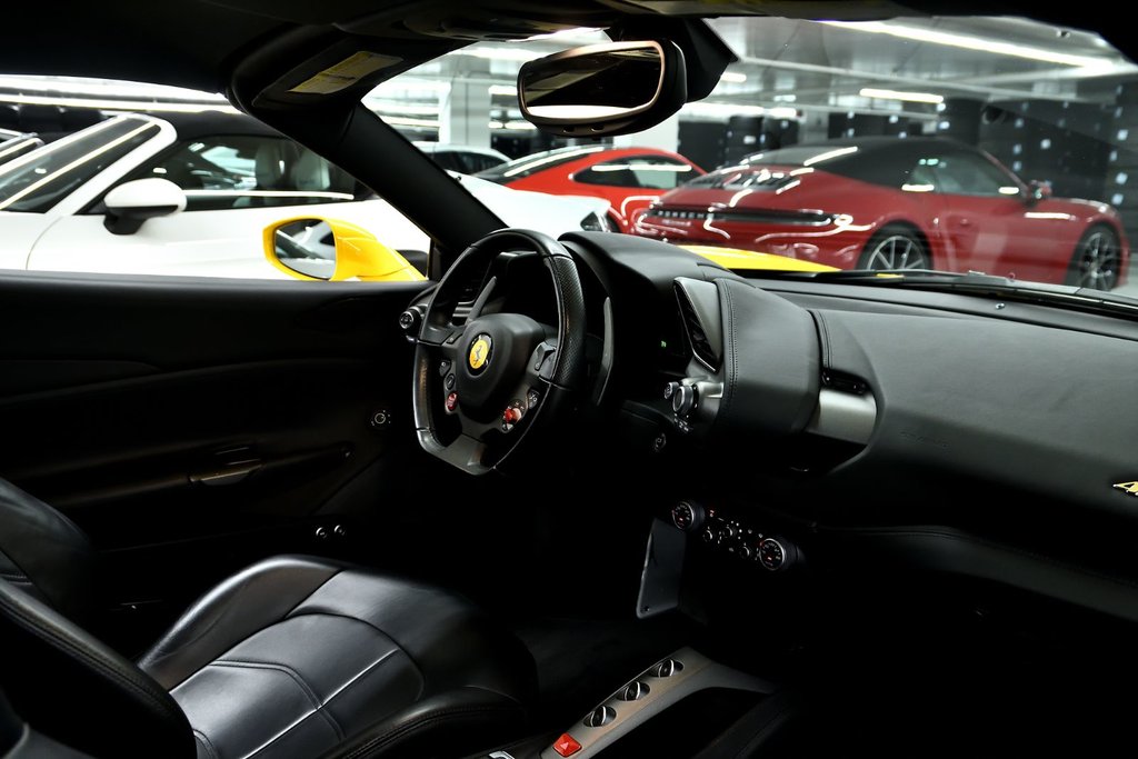 Ferrari 488 Spider  2019 à Laval, Québec - 40 - w1024h768px