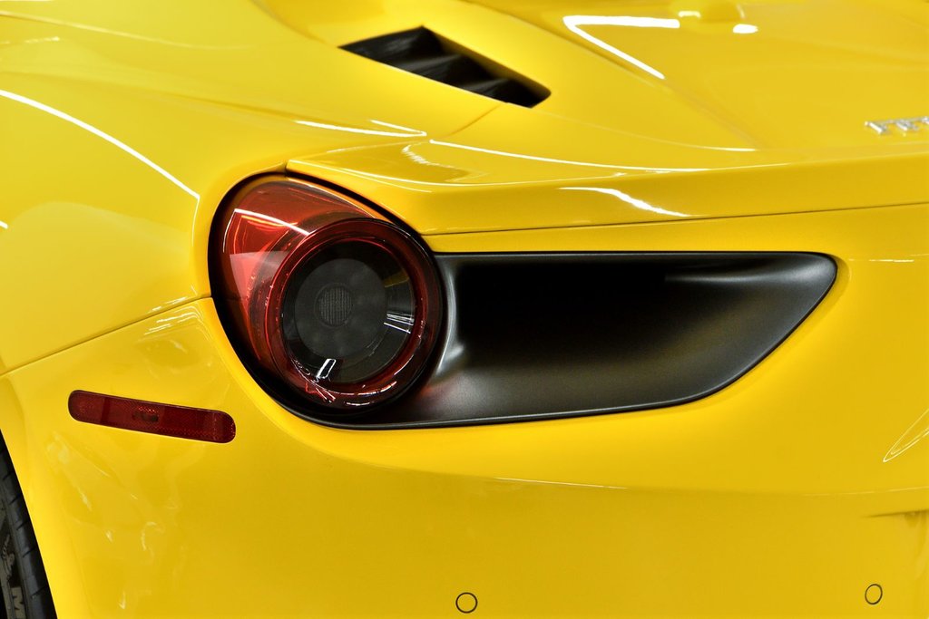 Ferrari 488 Spider  2019 à Laval, Québec - 13 - w1024h768px