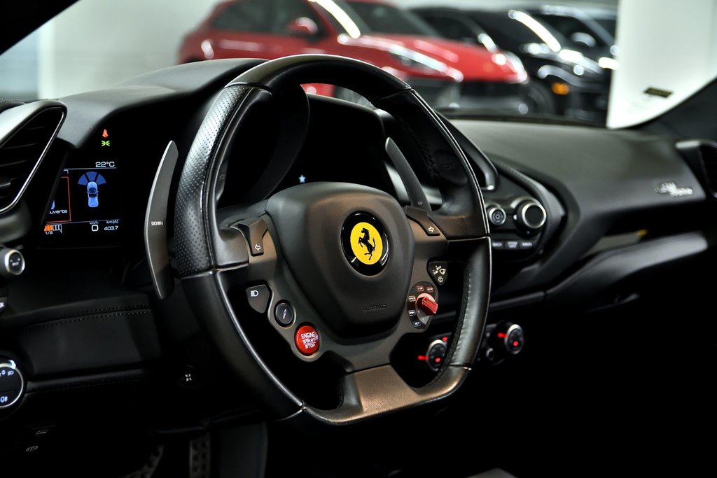 Ferrari 488 Spider  2019 à Laval, Québec - 16 - w1024h768px