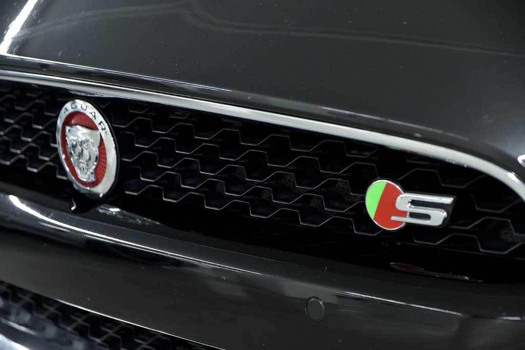 Jaguar F-TYPE V6 S 2015 à Laval, Québec - 7 - w1024h768px