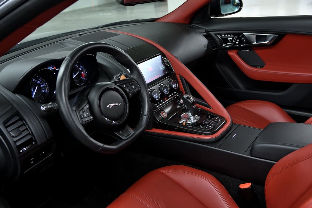 Jaguar F-TYPE V6 S 2015 à Laval, Québec - 15 - w1024h768px