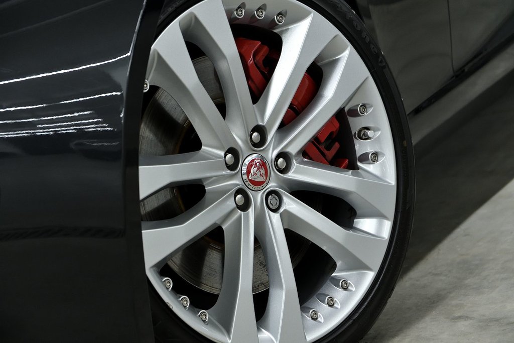 Jaguar F-TYPE V6 S 2015 à Laval, Québec - 9 - w1024h768px