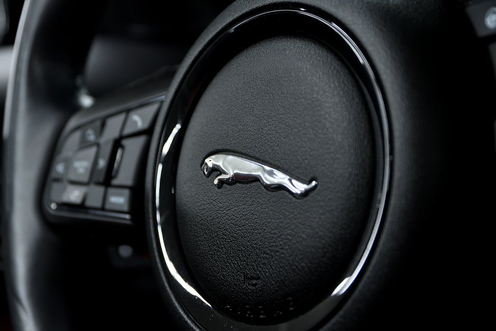 Jaguar F-TYPE V6 S 2015 à Laval, Québec - 21 - w1024h768px