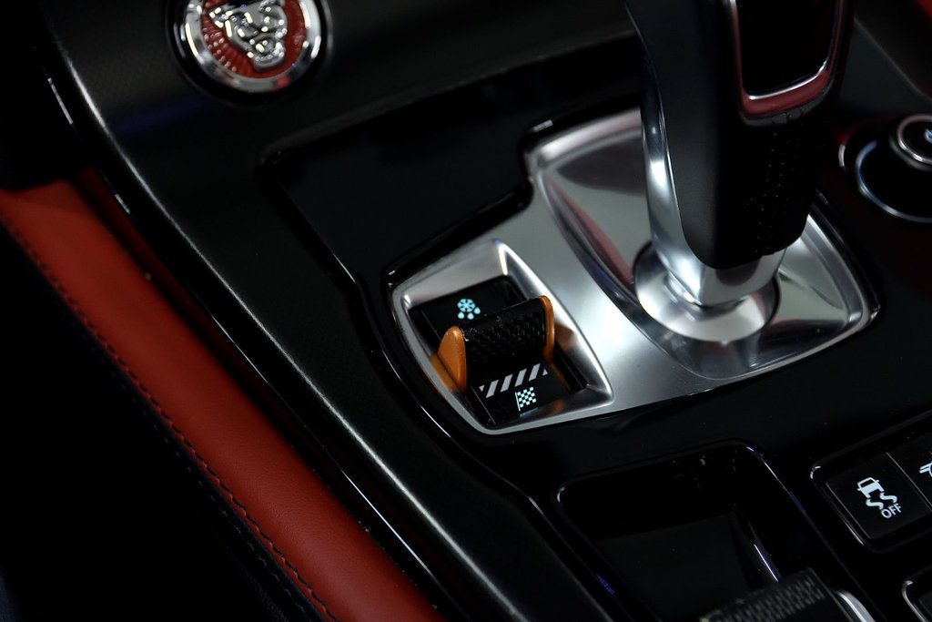 Jaguar F-TYPE V6 S 2015 à Laval, Québec - 27 - w1024h768px
