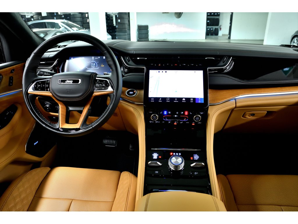 2024 Jeep Grand Cherokee Summit Reserve 4x4 / Pack Eclair + Tech + Evolué in Laval, Quebec - 45 - w1024h768px