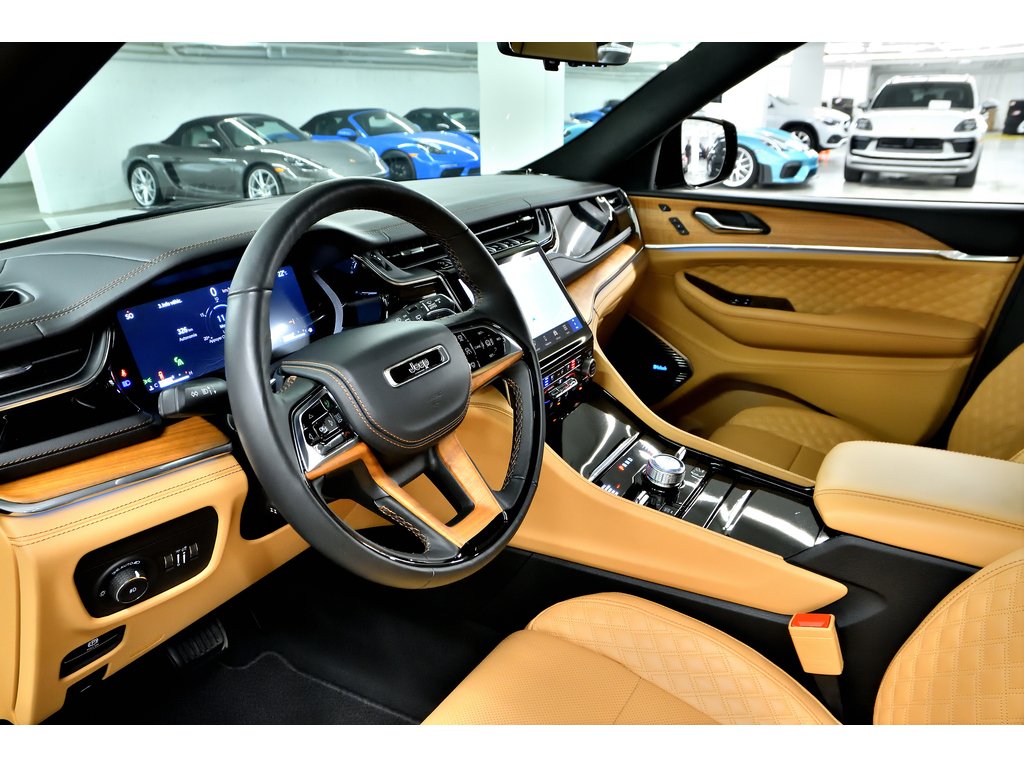 2024 Jeep Grand Cherokee Summit Reserve 4x4 / Pack Eclair + Tech + Evolué in Laval, Quebec - 14 - w1024h768px