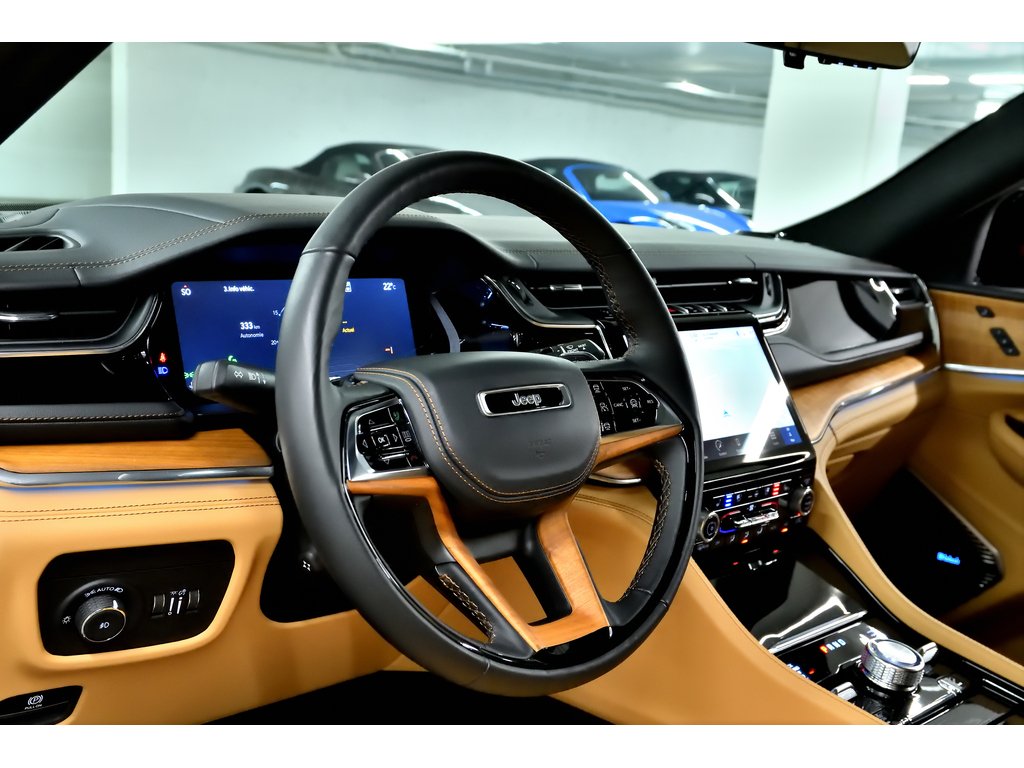 2024 Jeep Grand Cherokee Summit Reserve 4x4 / Pack Eclair + Tech + Evolué in Laval, Quebec - 12 - w1024h768px