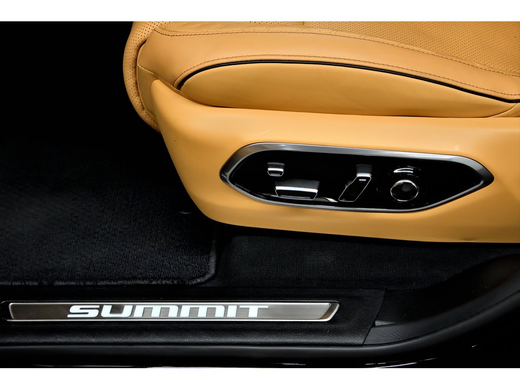 2024 Jeep Grand Cherokee Summit Reserve 4x4 / Pack Eclair + Tech + Evolué in Laval, Quebec - 18 - w1024h768px