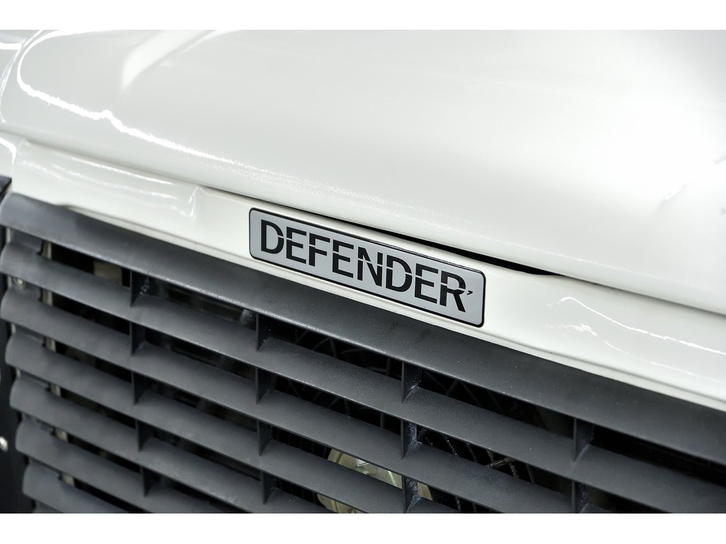 1985 Land Rover Defender 110 / TDI Engine in Laval, Quebec - 38 - w1024h768px