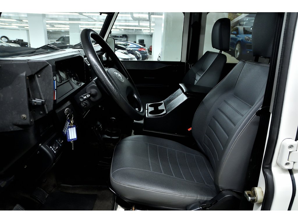 1985 Land Rover Defender 110 / TDI Engine in Laval, Quebec - 13 - w1024h768px