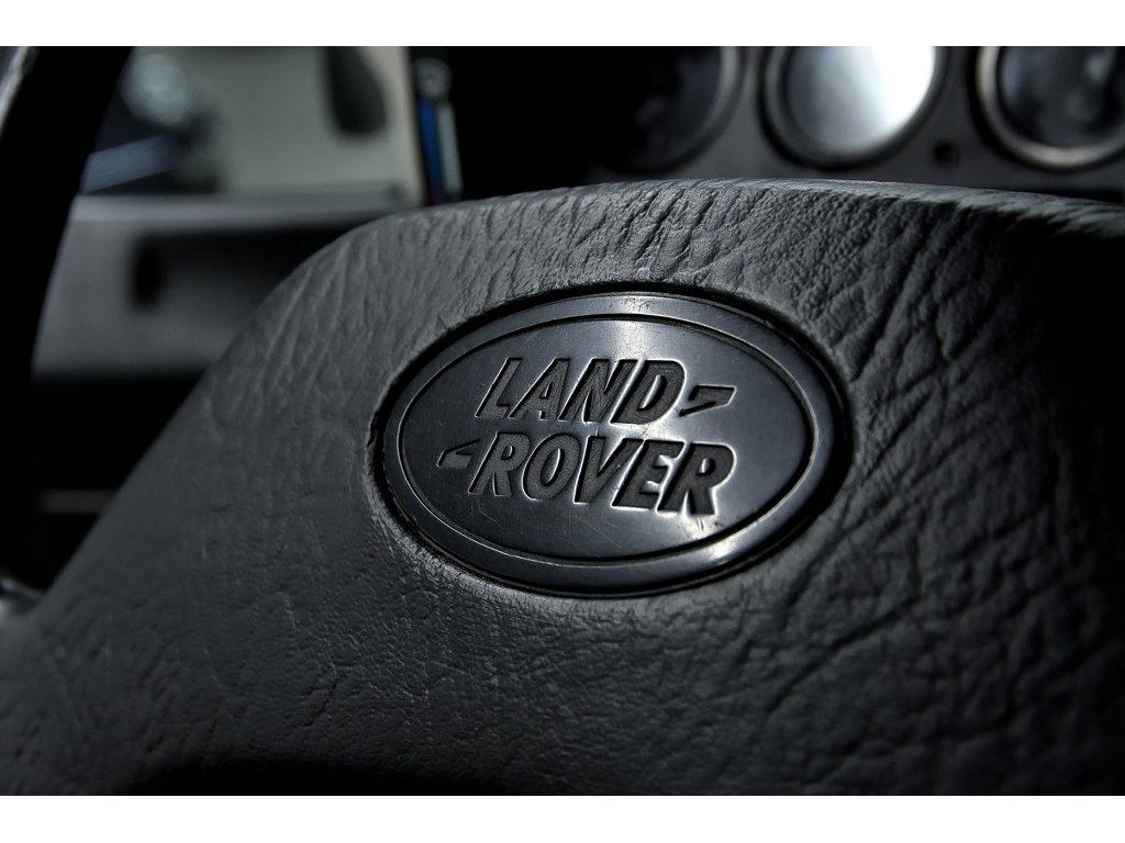 1985 Land Rover Defender 110 / TDI Engine in Laval, Quebec - 24 - w1024h768px