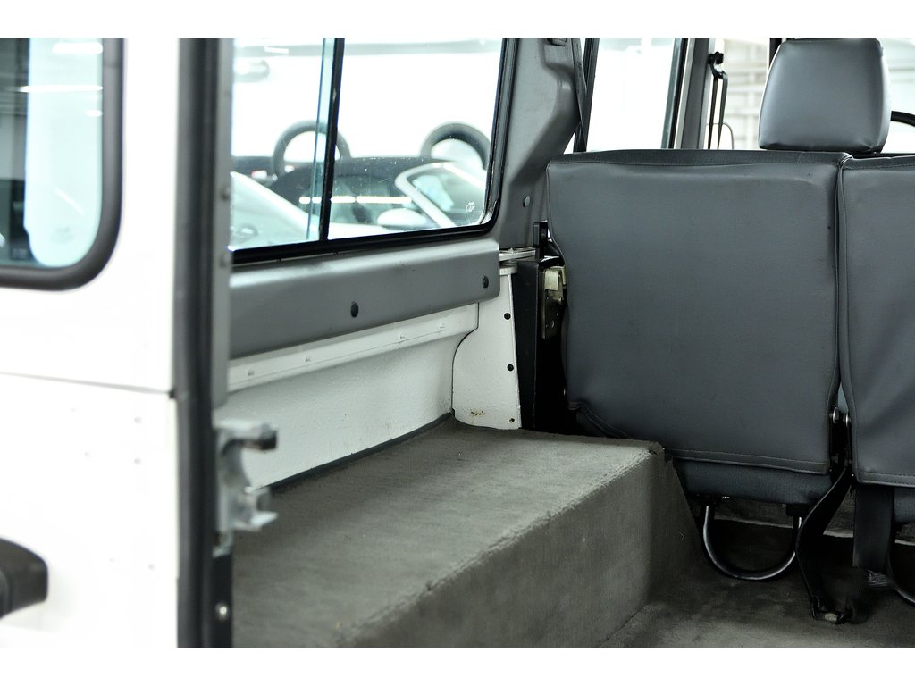 1985 Land Rover Defender 110 / TDI Engine in Laval, Quebec - 16 - w1024h768px