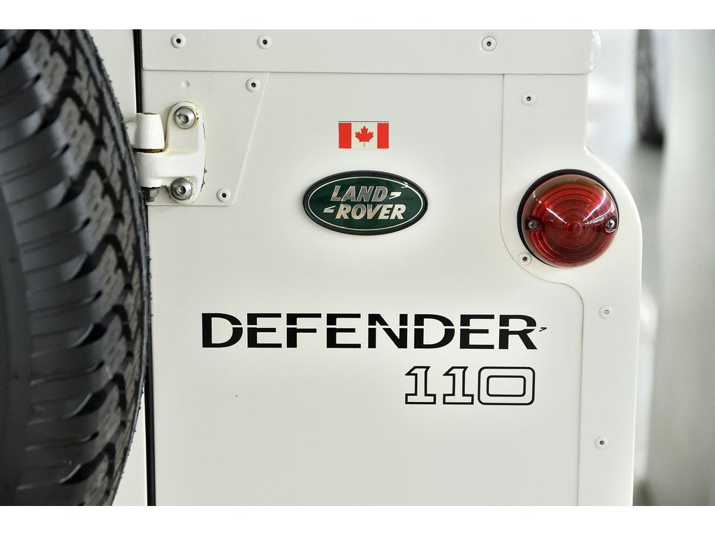 1985 Land Rover Defender 110 / TDI Engine in Laval, Quebec - 42 - w1024h768px