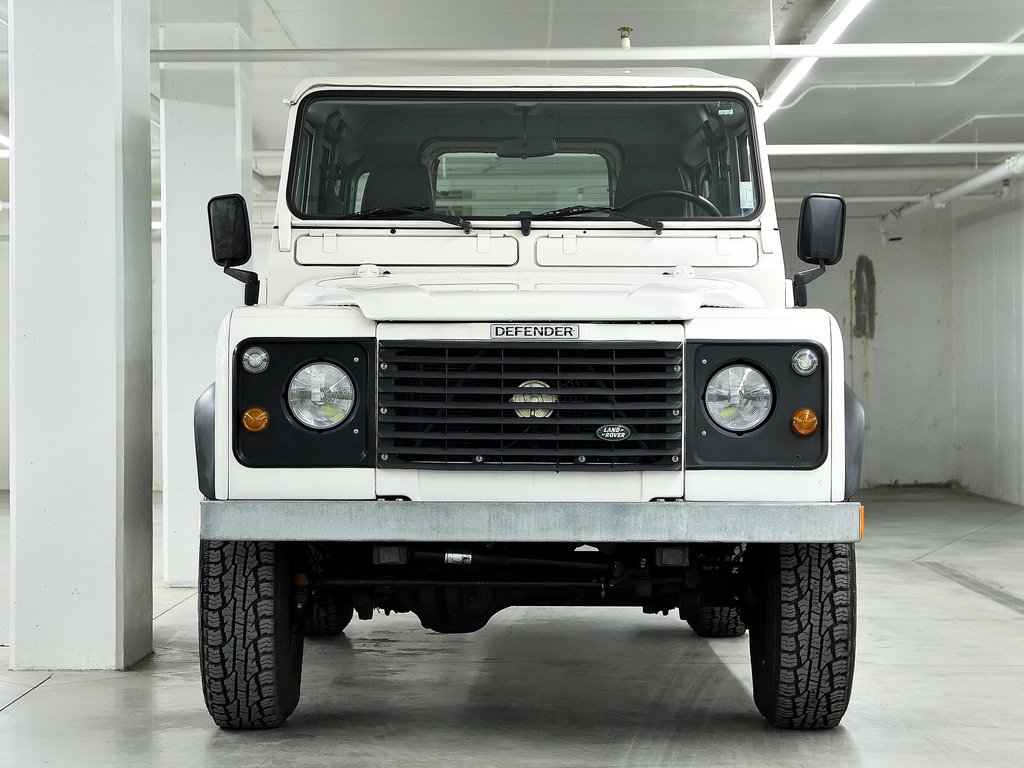 1985 Land Rover Defender 110 / TDI Engine in Laval, Quebec - 3 - w1024h768px