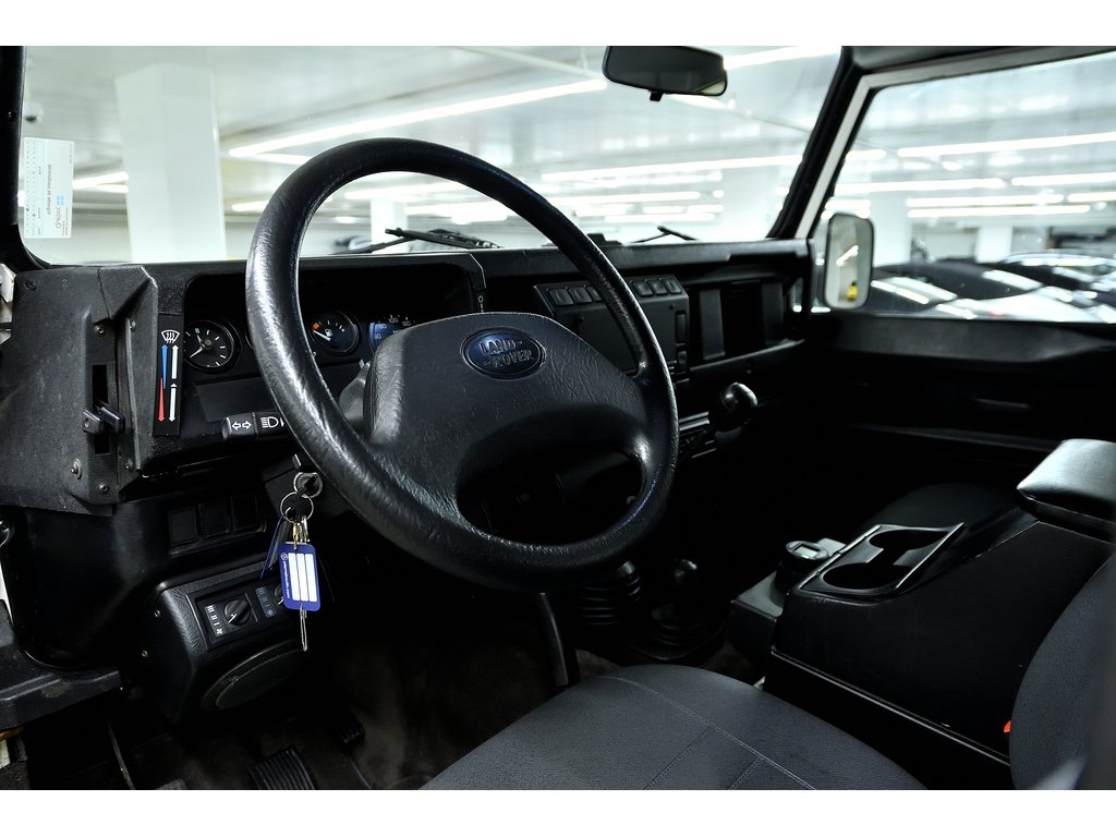 1985 Land Rover Defender 110 / TDI Engine in Laval, Quebec - 11 - w1024h768px