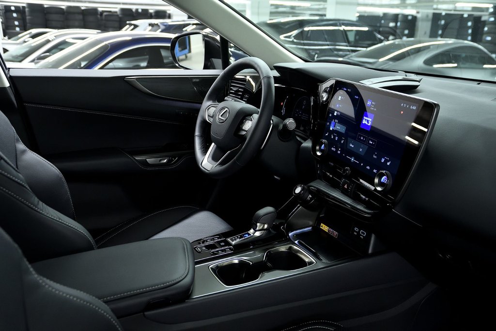 2026 Lexus NX 350 in Laval, Quebec - 33 - w1024h768px
