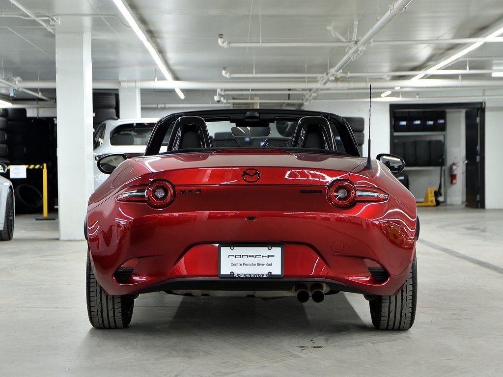 2024 Mazda MX-5 GS-P avec ensemble Sport en option / Manuelle 6 in Laval, Quebec - 36 - w1024h768px