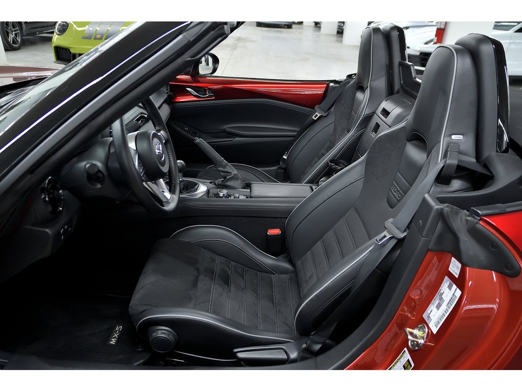 2024 Mazda MX-5 GS-P avec ensemble Sport en option / Manuelle 6 in Laval, Quebec - 12 - w1024h768px