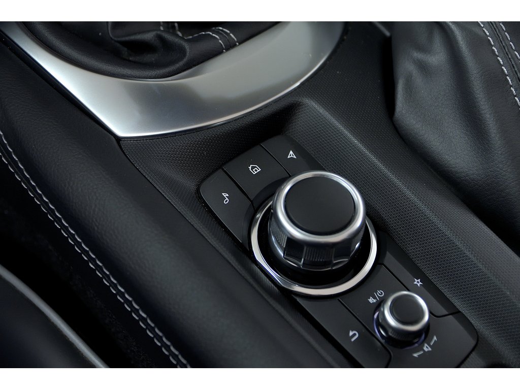 2024 Mazda MX-5 GS-P avec ensemble Sport en option / Manuelle 6 in Laval, Quebec - 24 - w1024h768px
