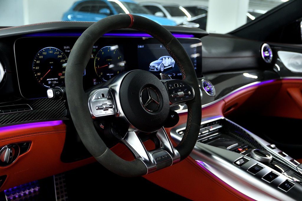 2020 Mercedes-Benz AMG GT 63 S in Laval, Quebec - 13 - w1024h768px
