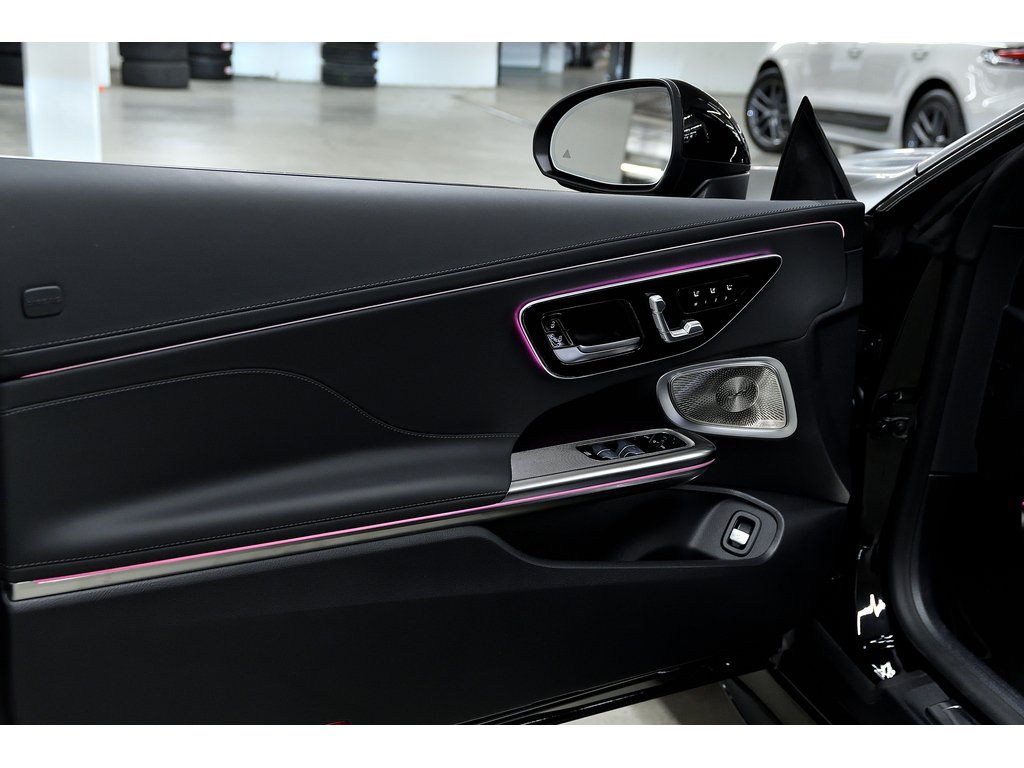 2025 Mercedes-Benz CLE AMG CLE 53 4MATIC Cabriolet / Pneus d'hiver inclus in Laval, Quebec - 49 - w1024h768px