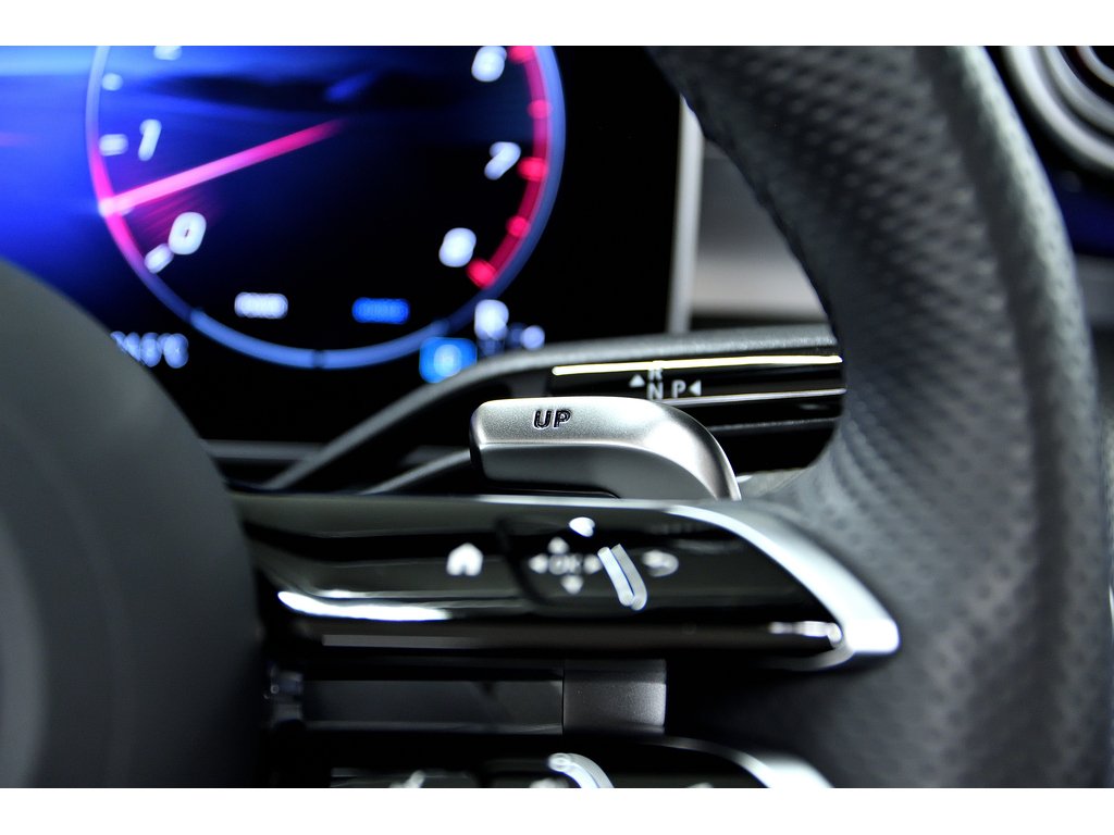 2025 Mercedes-Benz CLE AMG CLE 53 4MATIC Cabriolet / Pneus d'hiver inclus in Laval, Quebec - 26 - w1024h768px