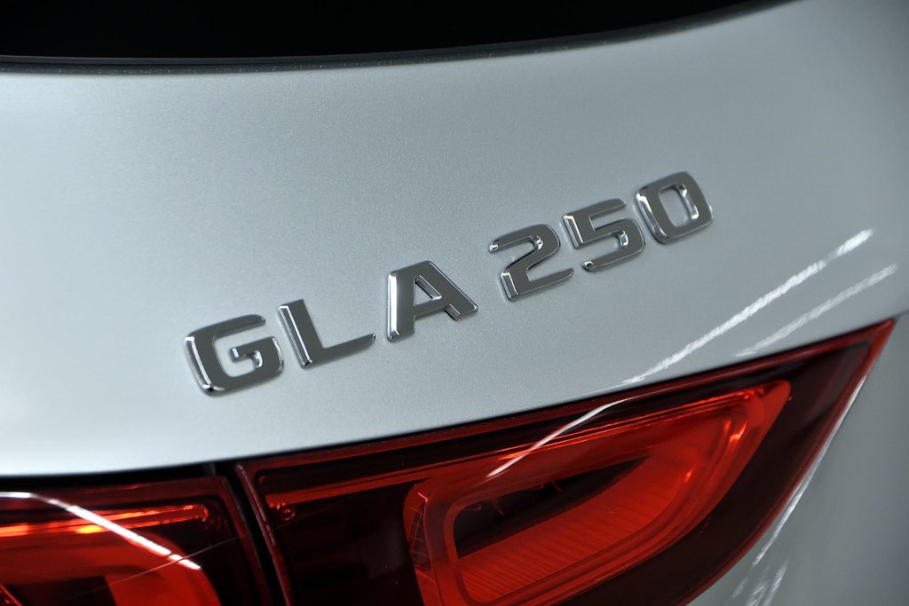 Mercedes-Benz GLA 250 2023 à Laval, Québec - 37 - w1024h768px
