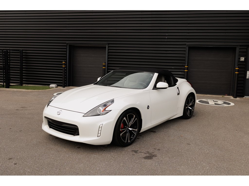 2018 Nissan 370Z Roadster Touring Sport w-Black Top Auto in Laval, Quebec - 8 - w1024h768px