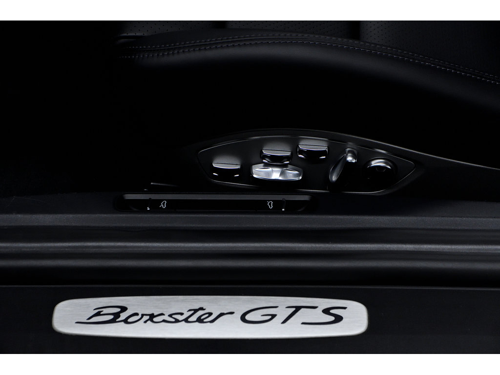 2022 Porsche 718 Boxster GTS 4.0 / Transmission Manuelle / BOSE in Laval, Quebec - 23 - w1024h768px