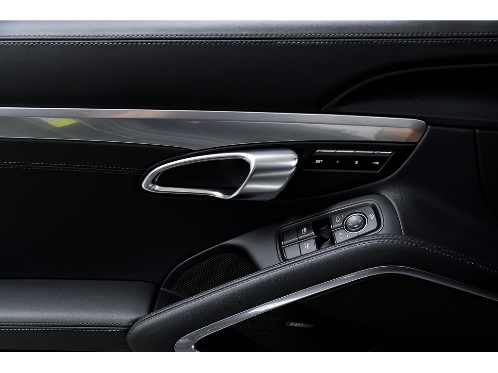 2022 Porsche 718 Boxster GTS 4.0 / Transmission Manuelle / BOSE in Laval, Quebec - 22 - w1024h768px