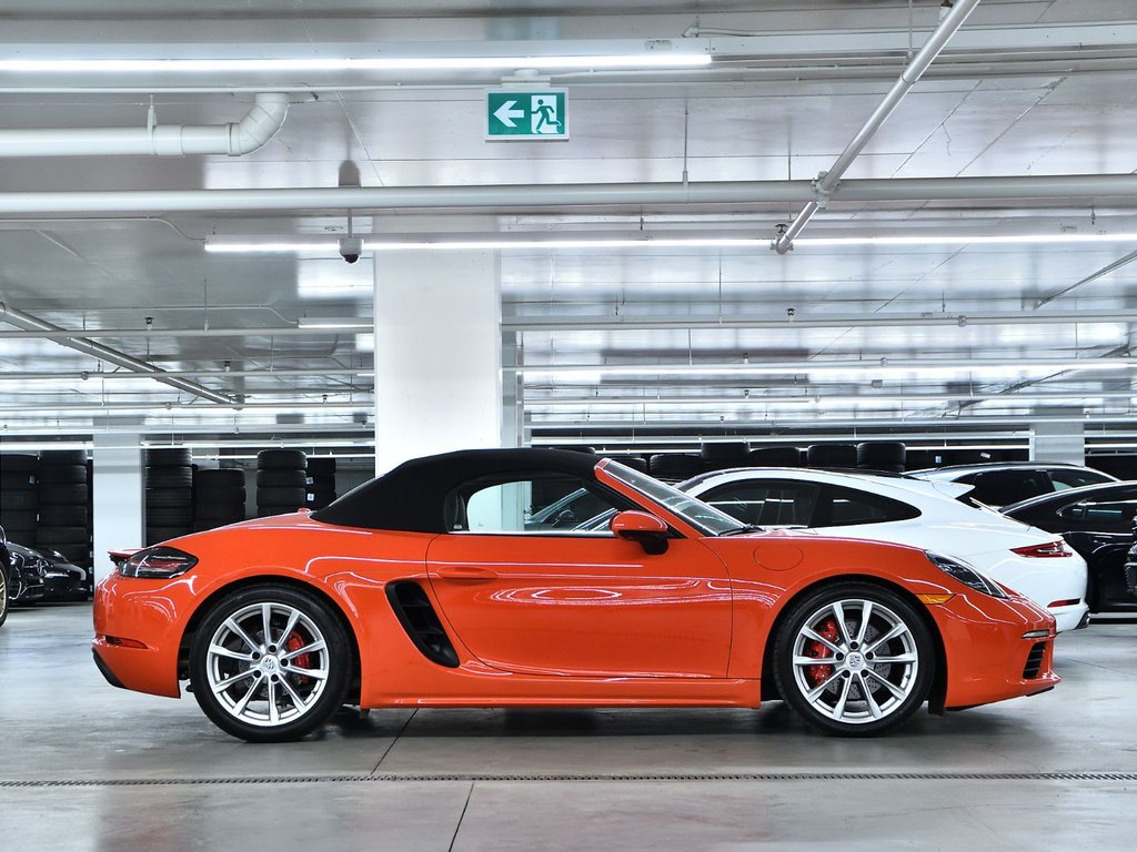 2022 Porsche 718 Boxster S in Laval, Quebec - 10 - w1024h768px