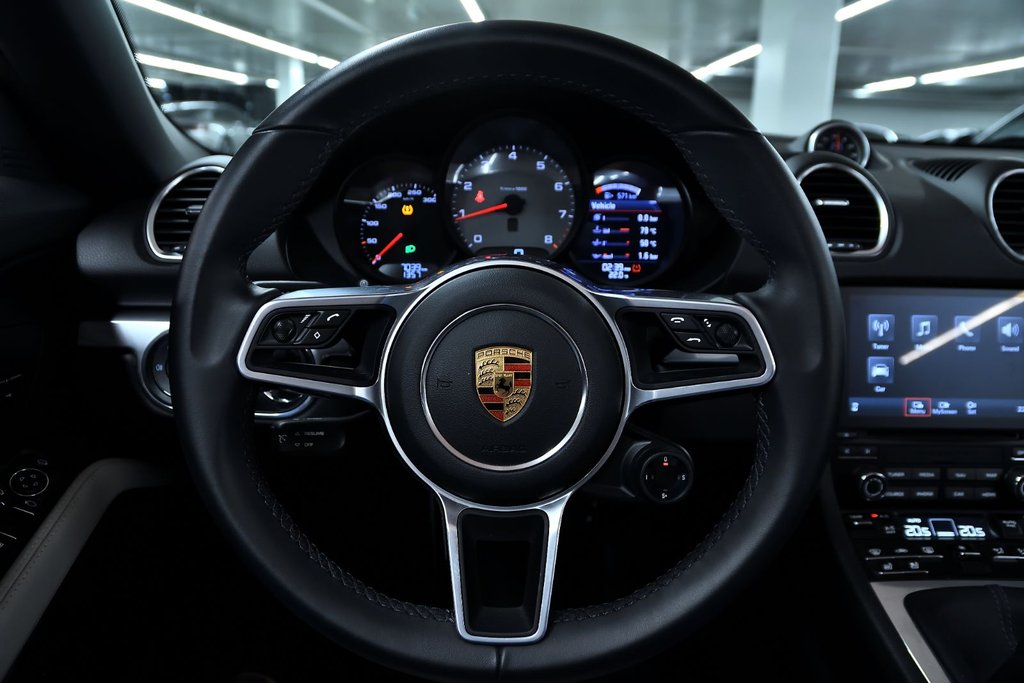 2022 Porsche 718 Boxster S in Laval, Quebec - 17 - w1024h768px
