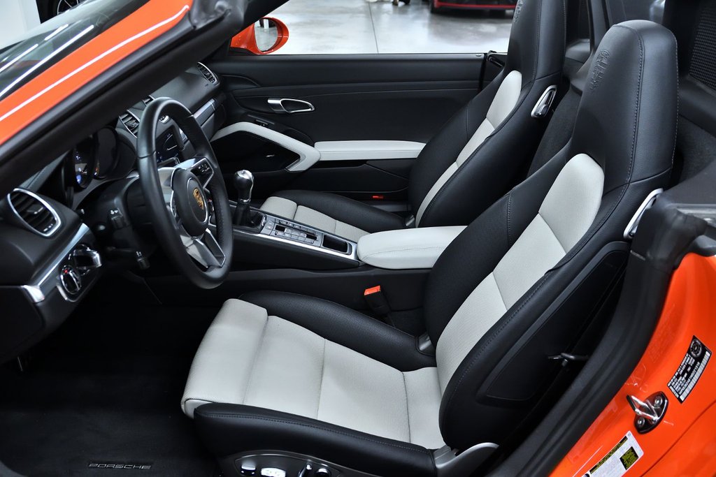 2022 Porsche 718 Boxster S in Laval, Quebec - 13 - w1024h768px