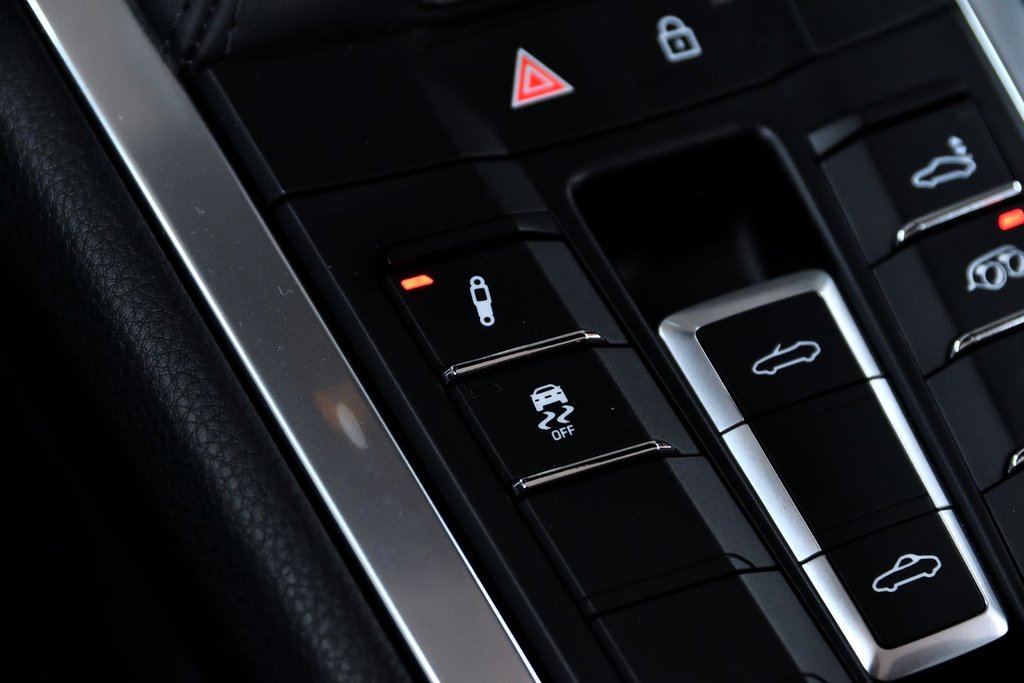 2022 Porsche 718 Boxster S in Laval, Quebec - 28 - w1024h768px