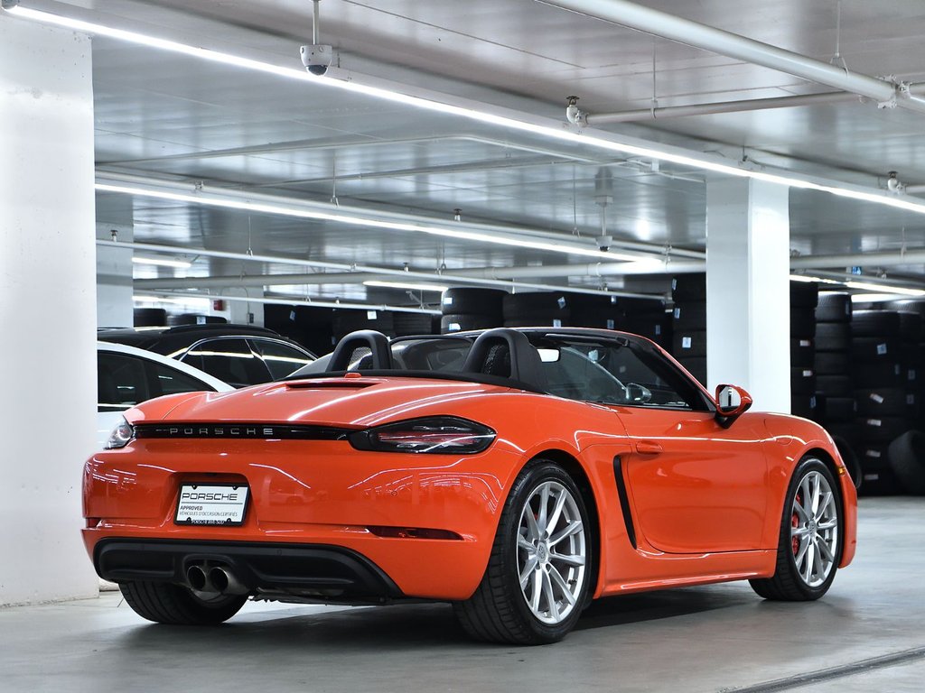 2022 Porsche 718 Boxster S in Laval, Quebec - 3 - w1024h768px
