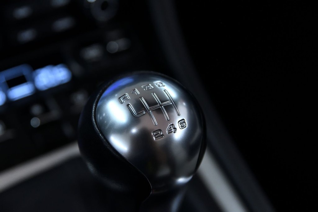 2022 Porsche 718 Boxster S in Laval, Quebec - 25 - w1024h768px