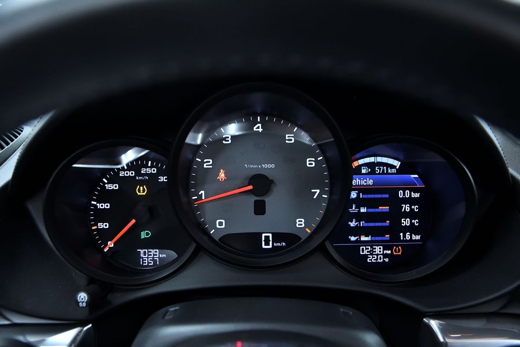 2022 Porsche 718 Boxster S in Laval, Quebec - 16 - w1024h768px