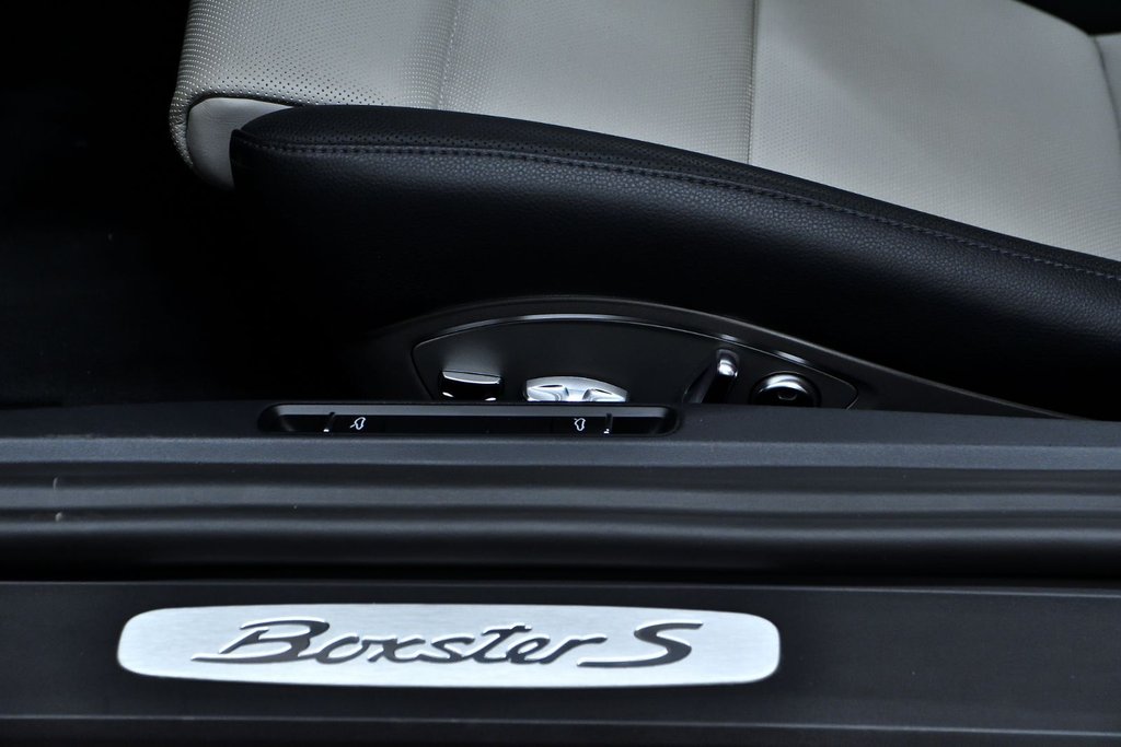 2022 Porsche 718 Boxster S in Laval, Quebec - 15 - w1024h768px