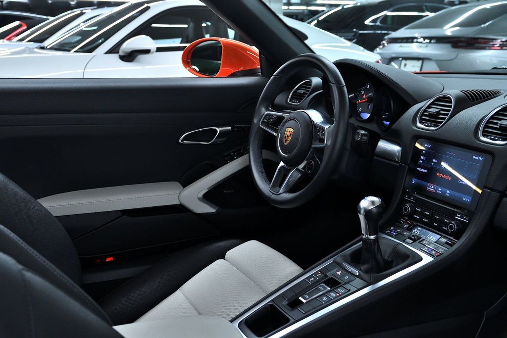 2022 Porsche 718 Boxster S in Laval, Quebec - 31 - w1024h768px