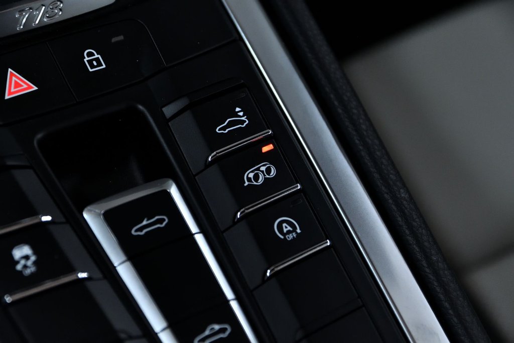 2022 Porsche 718 Boxster S in Laval, Quebec - 27 - w1024h768px
