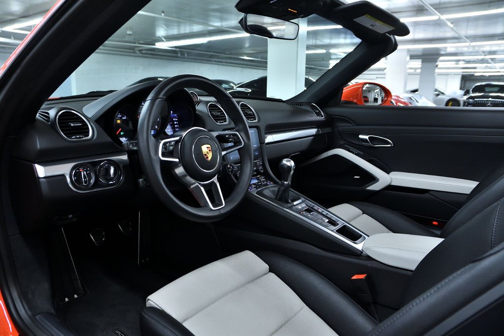 2022 Porsche 718 Boxster S in Laval, Quebec - 11 - w1024h768px