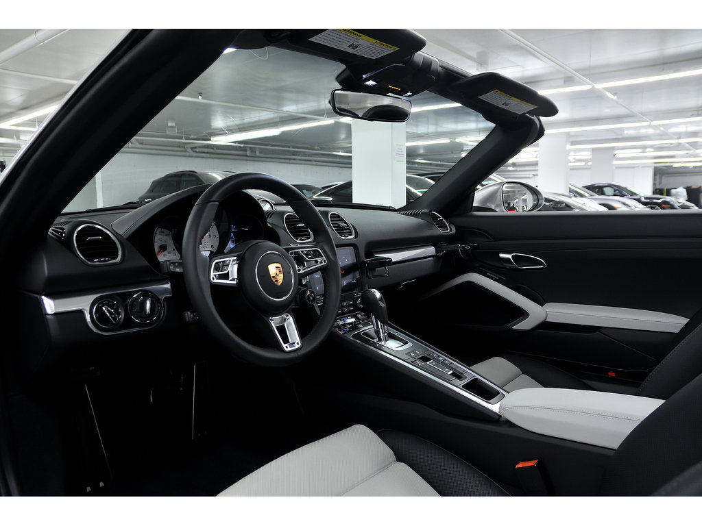 2023 Porsche 718 Boxster S Roadster / Sport Chrono / PDK / Premium Pack in Laval, Quebec - 11 - w1024h768px
