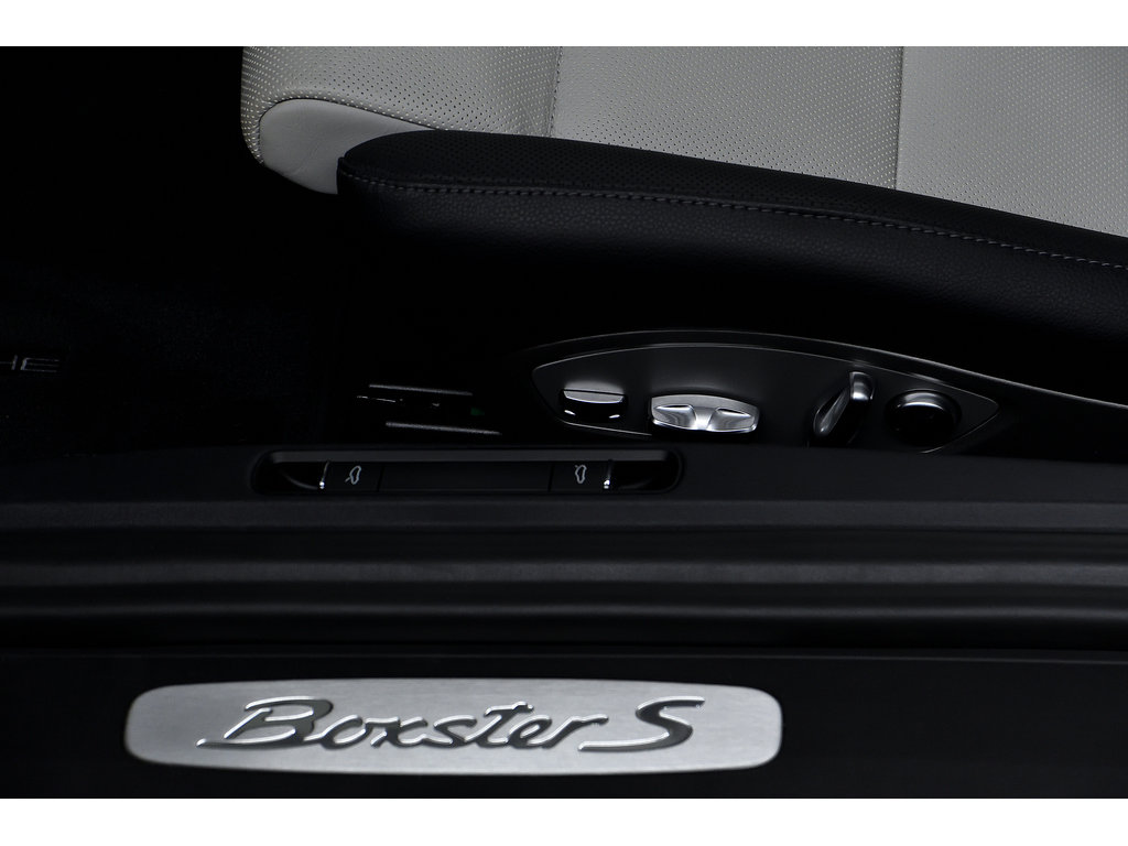 2023 Porsche 718 Boxster S Roadster / Sport Chrono / PDK / Premium Pack in Laval, Quebec - 19 - w1024h768px