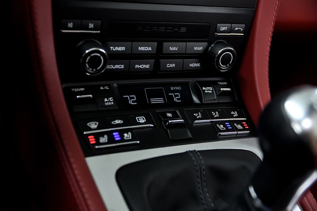 Porsche 718 Boxster S 2024 à Laval, Québec - 19 - w1024h768px