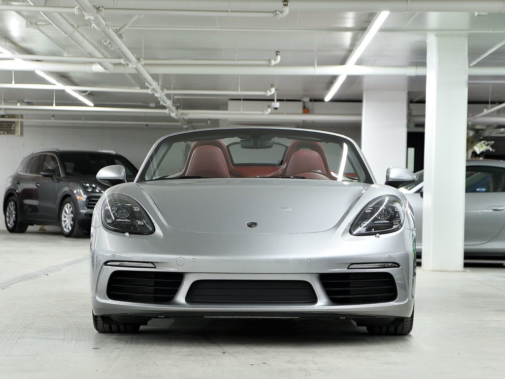 Porsche 718 Boxster S 2024 à Laval, Québec - 5 - w1024h768px