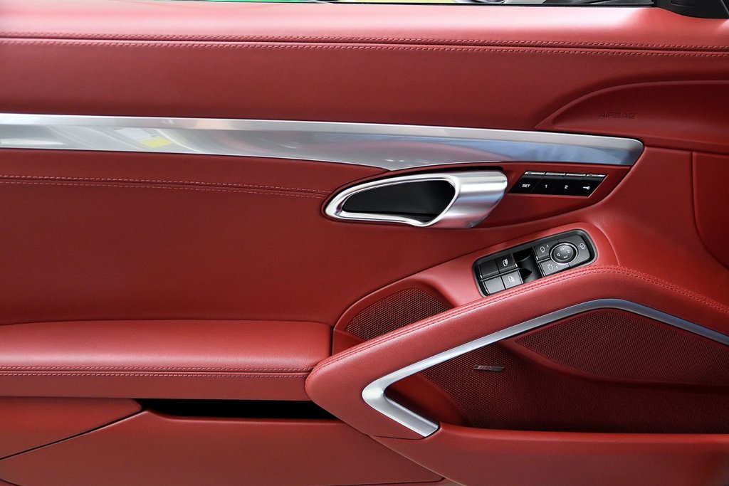 Porsche 718 Boxster S 2024 à Laval, Québec - 24 - w1024h768px