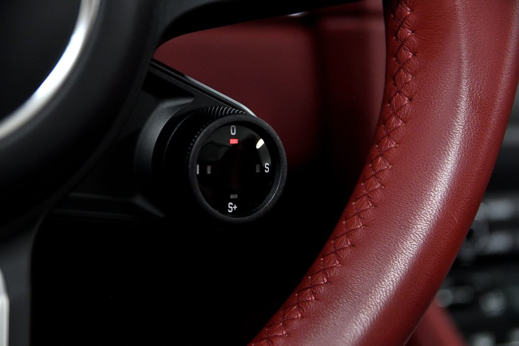 Porsche 718 Boxster S 2024 à Laval, Québec - 18 - w1024h768px