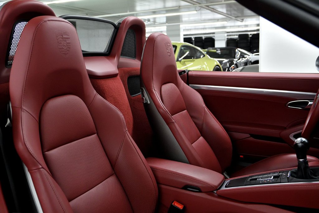 Porsche 718 Boxster S 2024 à Laval, Québec - 32 - w1024h768px