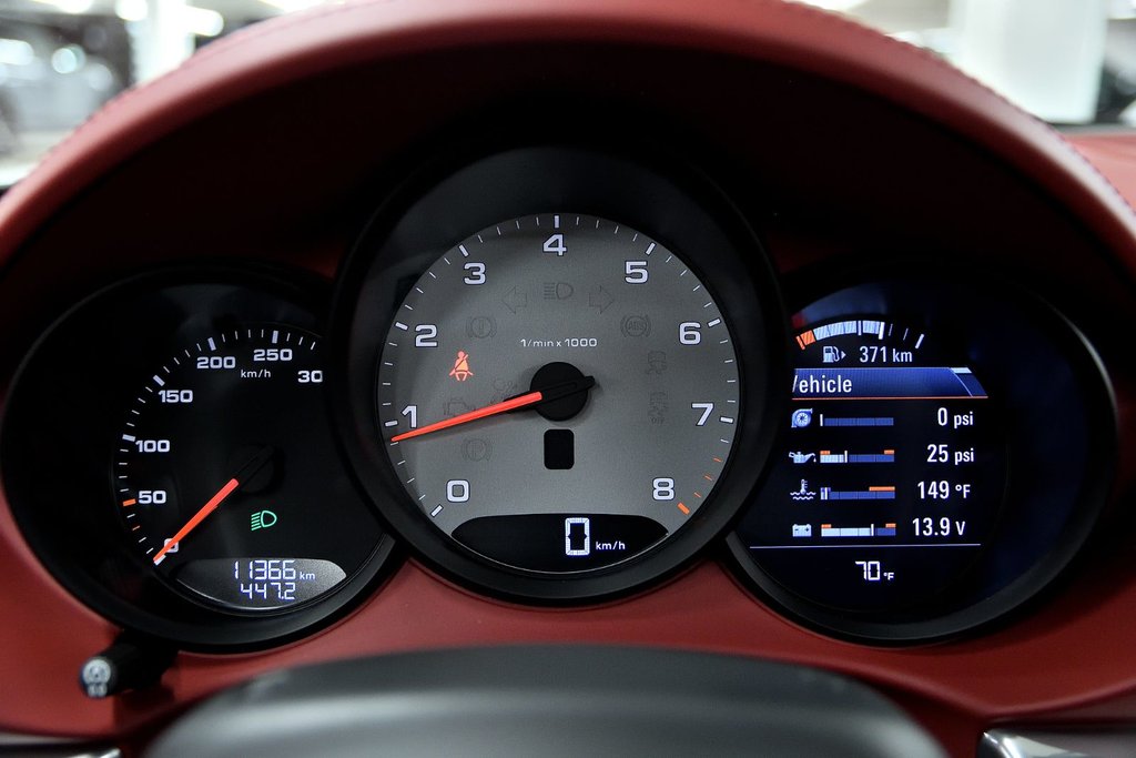 Porsche 718 Boxster S 2024 à Laval, Québec - 15 - w1024h768px